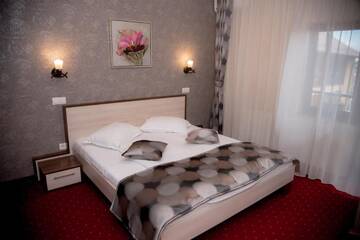 Фотографии Отель Hotel Stefani г. Сибиу (Румыния) №4 Фото Отель Hotel Stefani г. Сибиу 4