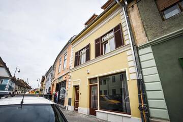 Фотографии Апарт-отели YellowBoot Aparthotel г. Сибиу (Румыния) №1 Фото Апарт-отели YellowBoot Aparthotel г. Сибиу 1