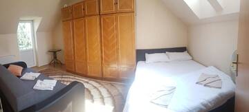 Фото номера Дом с 2 спальнями Дома для отпуска Holiday Residence/Casa de vacanta г. Сибиу 8