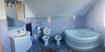 Фото номера Дом с 2 спальнями Дома для отпуска Holiday Residence/Casa de vacanta г. Сибиу 21