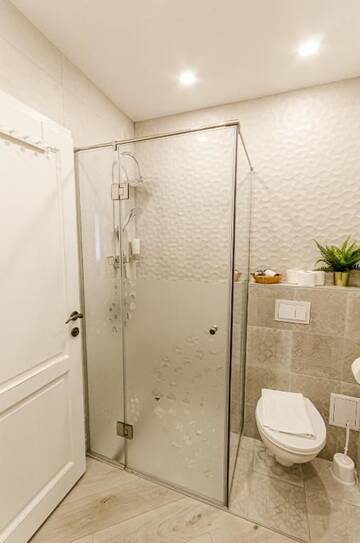 Фото номера Семейный полулюкс Отель Lumiere House Sibiu г. Сибиу 10