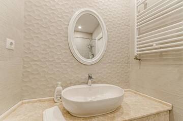 Фото номера Семейный полулюкс Отель Lumiere House Sibiu г. Сибиу 11