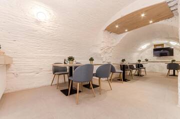 Фото номера Номер с кроватью размера «king-size» Отель Lumiere House Sibiu г. Сибиу 6