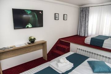 Фото номера Трехместный номер Делюкс Гостевой дом Brekner Rooms г. Сибиу 5