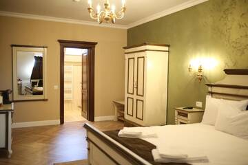 Фото номера Апартаменты Делюкс Гостевой дом Artisans Boutique Villa г. Сибиу 11