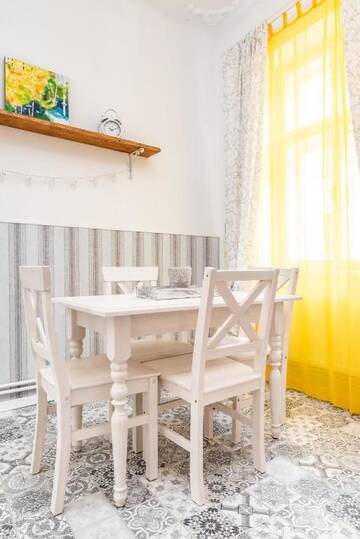 Фото номера Улучшенный семейный номер Гостевой дом BonTon Apartments Sibiu г. Сибиу 21