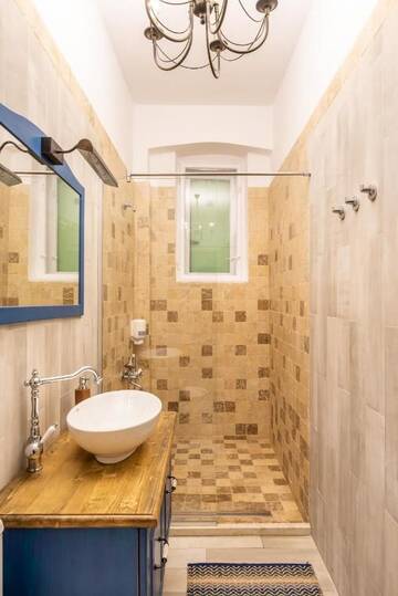 Фото номера Апартаменты с 2 спальнями Гостевой дом BonTon Apartments Sibiu г. Сибиу 10