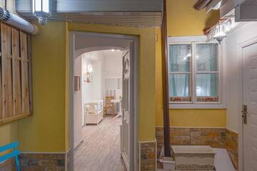 Фото номера Апартаменты с 2 спальнями Гостевой дом BonTon Apartments Sibiu г. Сибиу 14
