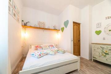 Фото номера Большой двухместный номер с 1 кроватью Гостевой дом BonTon Apartments Sibiu г. Сибиу 5