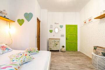 Фото номера Большой двухместный номер с 1 кроватью Гостевой дом BonTon Apartments Sibiu г. Сибиу 6