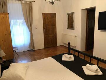 Фото номера Стандартный двухместный номер с 1 кроватью Отель Poet Pastior Residence г. Сибиу 6