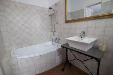 Фото номера Трехместный номер Гостевой дом Vila Antica г. Сибиу 3