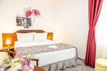 Фото номера Полулюкс Отель Hotel Parc Sibiu г. Сибиу 2