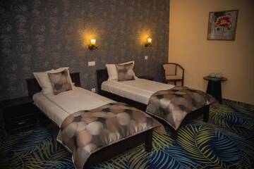 Фото номера Семейный люкс с 2 спальнями Отель Hotel Stefani г. Сибиу 11