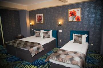 Фото номера Трехместный номер Отель Hotel Stefani г. Сибиу 6