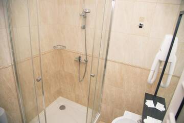 Фото номера Двухместный номер с 1 кроватью Отель Hotel Stefani г. Сибиу 9