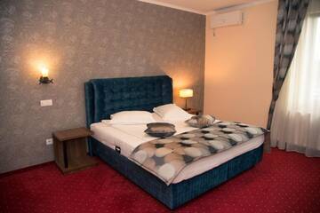 Фото номера Двухместный номер с 1 кроватью Отель Hotel Stefani г. Сибиу 8