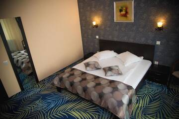 Фото номера Семейный люкс с 2 спальнями Отель Hotel Stefani г. Сибиу 18
