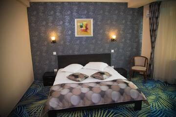 Фото номера Семейный люкс с 2 спальнями Отель Hotel Stefani г. Сибиу 23