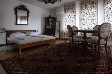 Фото номера Вилла с 3 спальнями Отели типа «постель и завтрак» Casa Roth г. Сибиу 8