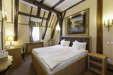 Фото номера Двухместный номер с 1 кроватью и окном Отель Hotel Am Ring г. Сибиу 9