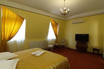 Фото номера Двухместный номер с 1 кроватью Отель Hotel Rin г. Сибиу 24