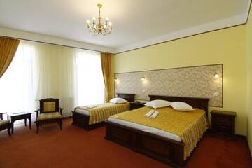 Фото номера Трехместный номер Отель Hotel Rin г. Сибиу 6