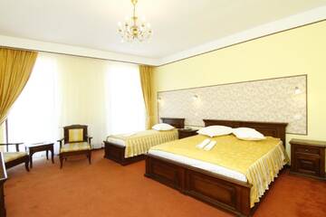 Фото номера Трехместный номер Отель Hotel Rin г. Сибиу 7