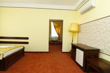 Фото номера Полулюкс Отель Hotel Rin г. Сибиу 8