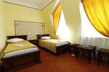 Фото номера Двухместный номер с 2 отдельными кроватями Отель Hotel Rin г. Сибиу 3