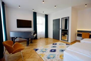Фото номера Номер Делюкс Отели типа «постель и завтрак» Kleines Hotel г. Сибиу 10