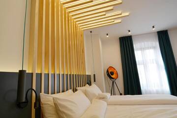 Фото номера Номер Делюкс Отели типа «постель и завтрак» Kleines Hotel г. Сибиу 8
