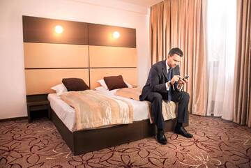 Фото номера Двухместный номер с 2 отдельными кроватями Отель Hotel Bliss г. Сибиу 5