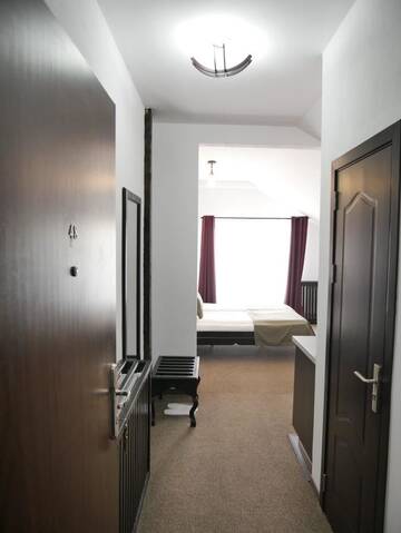 Фото номера Улучшенный двухместный номер с 1 кроватью Апарт-отели Sibiu City Center Apartments г. Сибиу 10