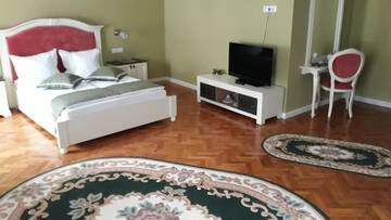 Фото номера Улучшенный двухместный номер с 1 кроватью Гостевой дом Zum Weissen Lamm Residence г. Сибиу 24
