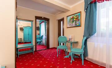 Фото номера Апартаменты с общей ванной комнатой Гостевой дом Rosen Villa Sibiu г. Сибиу 4