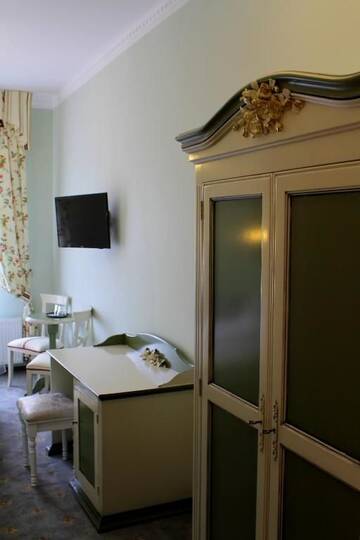 Фото номера Стандартный двухместный номер с 1 кроватью Гостевой дом Rosen Villa Sibiu г. Сибиу 36