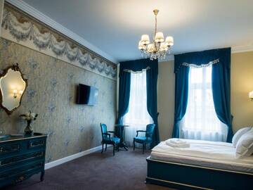Фото номера Улучшенный двухместный номер с 1 кроватью Гостевой дом Maison Elysée г. Сибиу 10