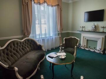 Фото номера Улучшенный люкс Гостевой дом Maison Elysée г. Сибиу 10