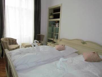 Фото номера Double Room with Private External Bathroom Ludovic Style Проживание в семье Casa Generalului г. Сибиу 14
