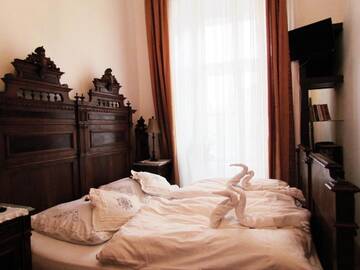 Фото номера Double Room with Private External Bathroom Baroque Style Проживание в семье Casa Generalului г. Сибиу 15