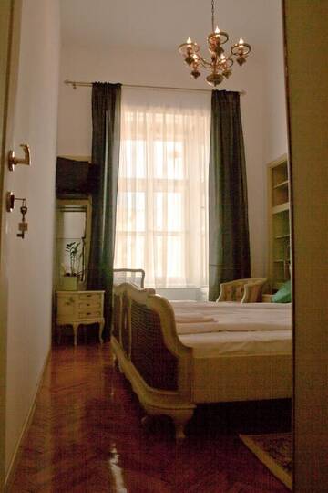 Фото номера Double Room with Private External Bathroom Ludovic Style Проживание в семье Casa Generalului г. Сибиу 15