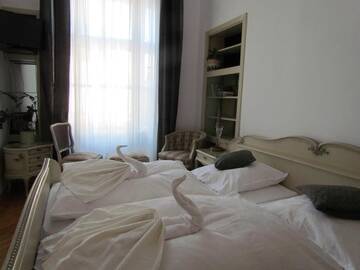 Фото номера Double Room with Private External Bathroom Ludovic Style Проживание в семье Casa Generalului г. Сибиу 16