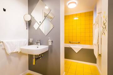 Фото номера Двухместный номер Делюкс с 1 кроватью Отель Horeum Boutique Hotel г. Сибиу 9