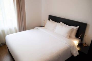 Фото номера Двухместный номер с 1 кроватью Отели типа «постель и завтрак» Blaga Accommodation г. Сибиу 14