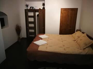 Фото номера Стандартный двухместный номер с 1 кроватью Проживание в семье Homestay Marius г. Сибиу 5