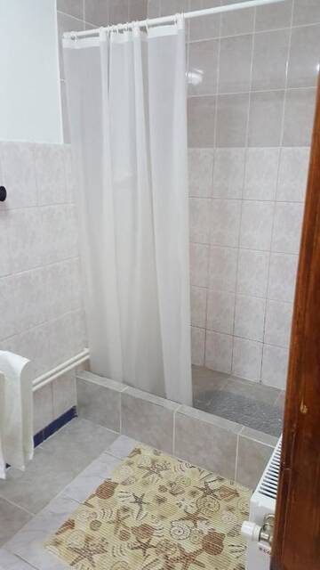Фото номера Стандартный двухместный номер с 1 кроватью Проживание в семье Homestay Marius г. Сибиу 23