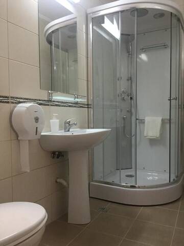 Фото номера Стандартный трехместный номер Гостевой дом Pensiunea Central Sibiu г. Сибиу 7