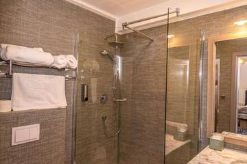 Фото номера Люкс с 2 спальнями Отель ART Hotel г. Сибиу 4