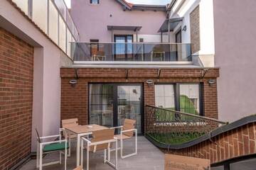 Фото номера Семейный номер с террасой Отель ART Hotel г. Сибиу 7